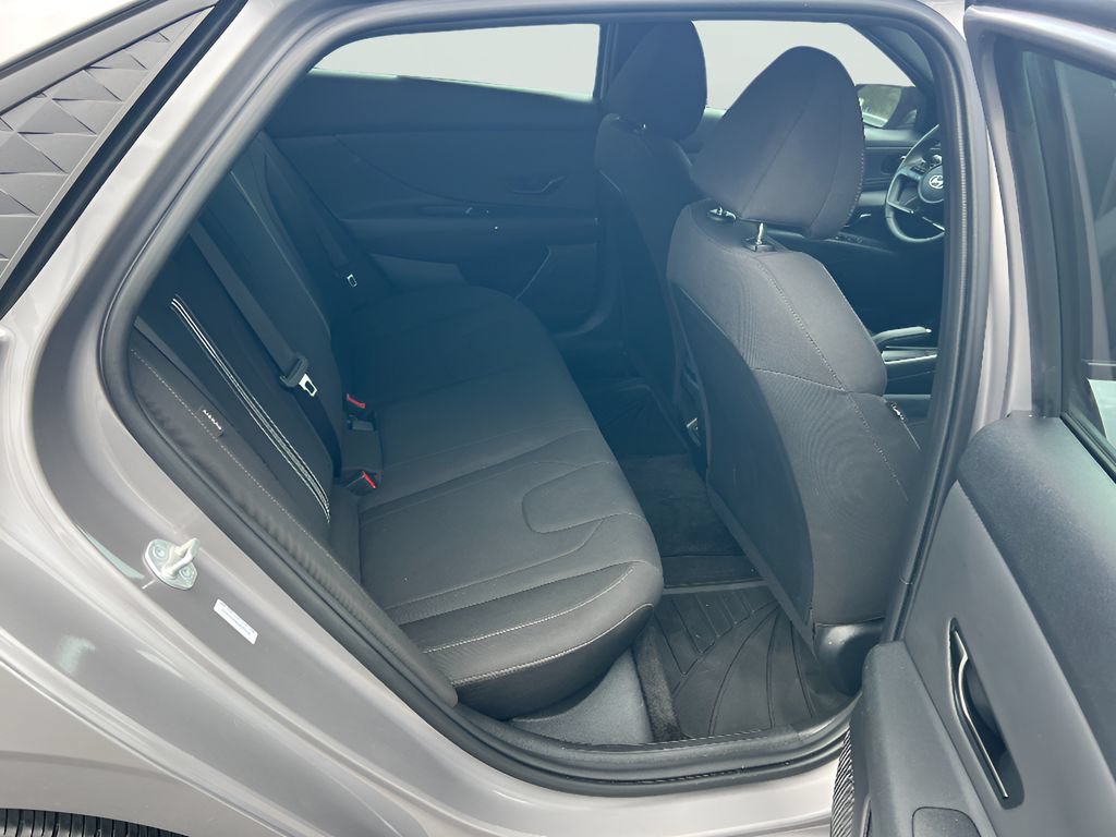 Used 2025 Hyundai Elantra Sport FWD image 17