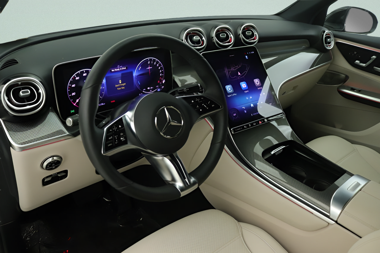 Certified 2025 Mercedes-Benz GLC 350e 4MATIC image 14