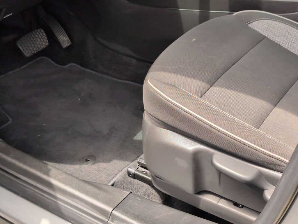 Used 2025 Chevrolet TrailBlazer LT AWD/4WD image 14