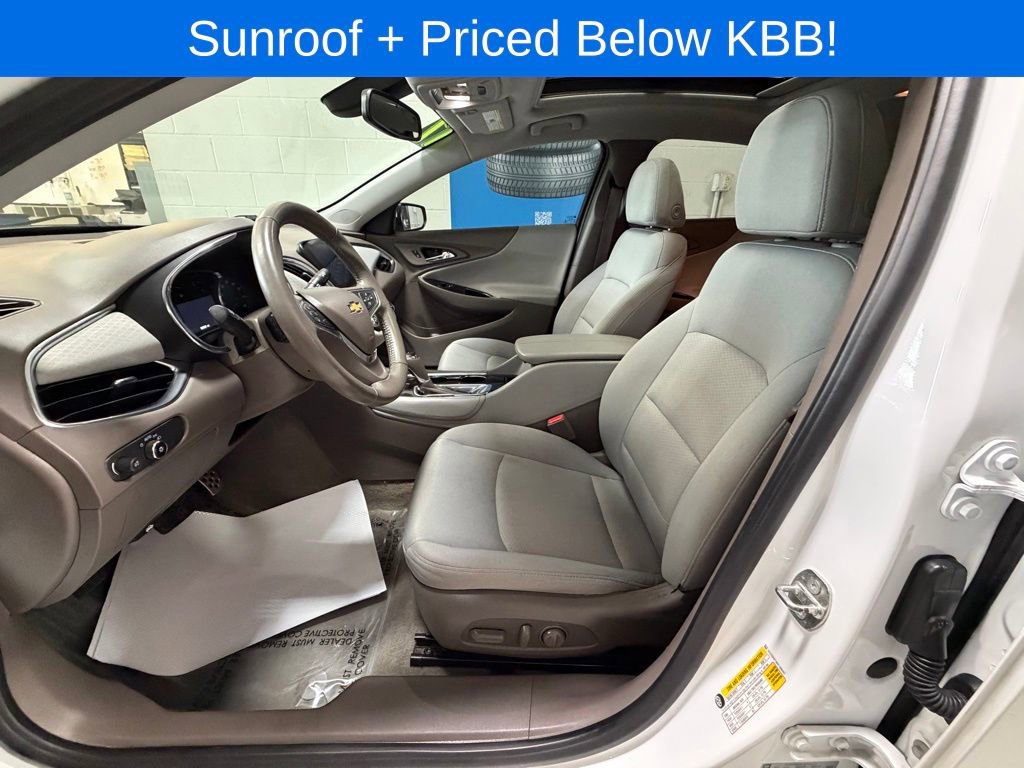 Used 2017 Chevrolet Malibu LT image 11