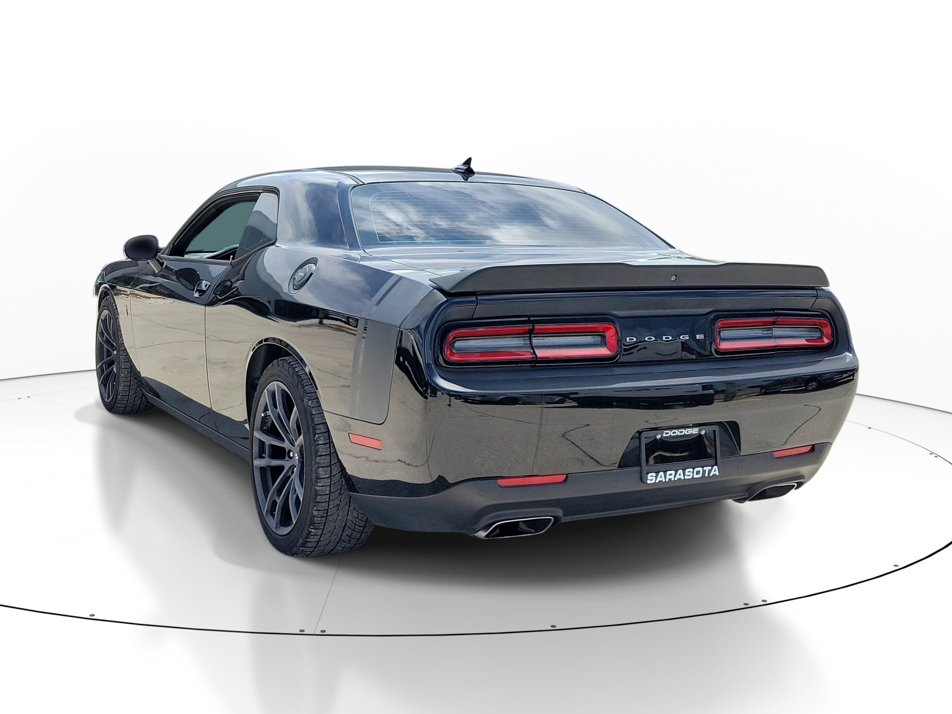 Used 2019 Dodge Challenger R/T Scat Pack w/ Shaker Package RWD image 4