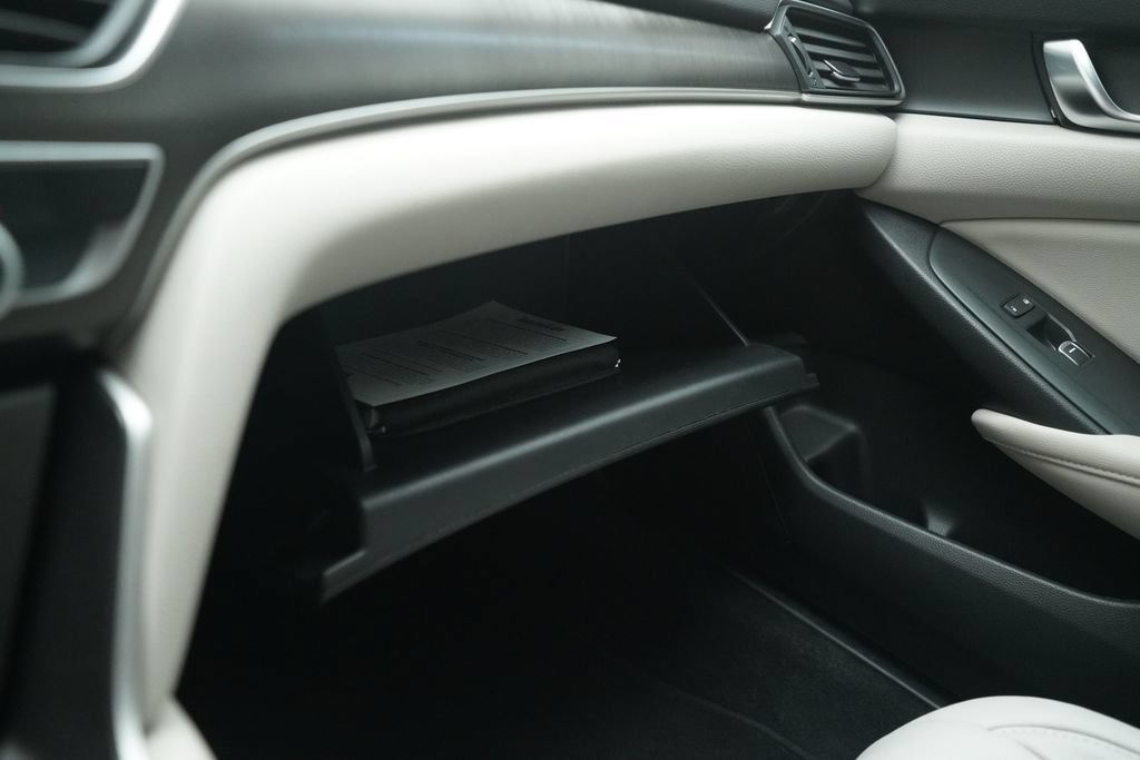 Certified 2018 Honda Accord LX image 29