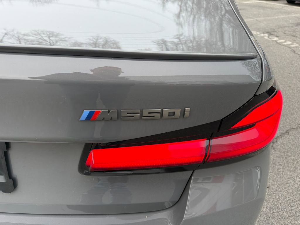 Used 2022 BMW M550i xDrive w/ Dynamic Handling Package image 32