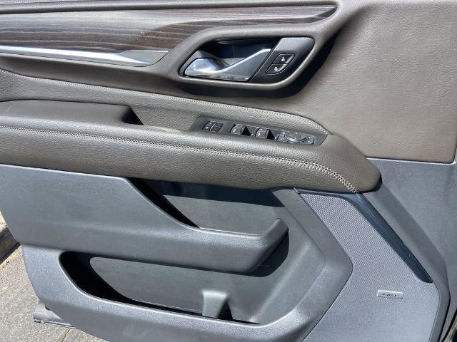 Used 2021 GMC Yukon Denali w/ Denali Premium Package image 18