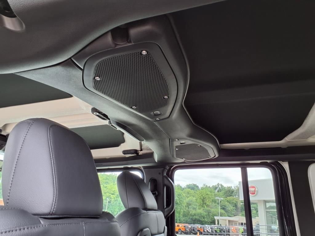 New 2025 Jeep Wrangler Sahara image 6