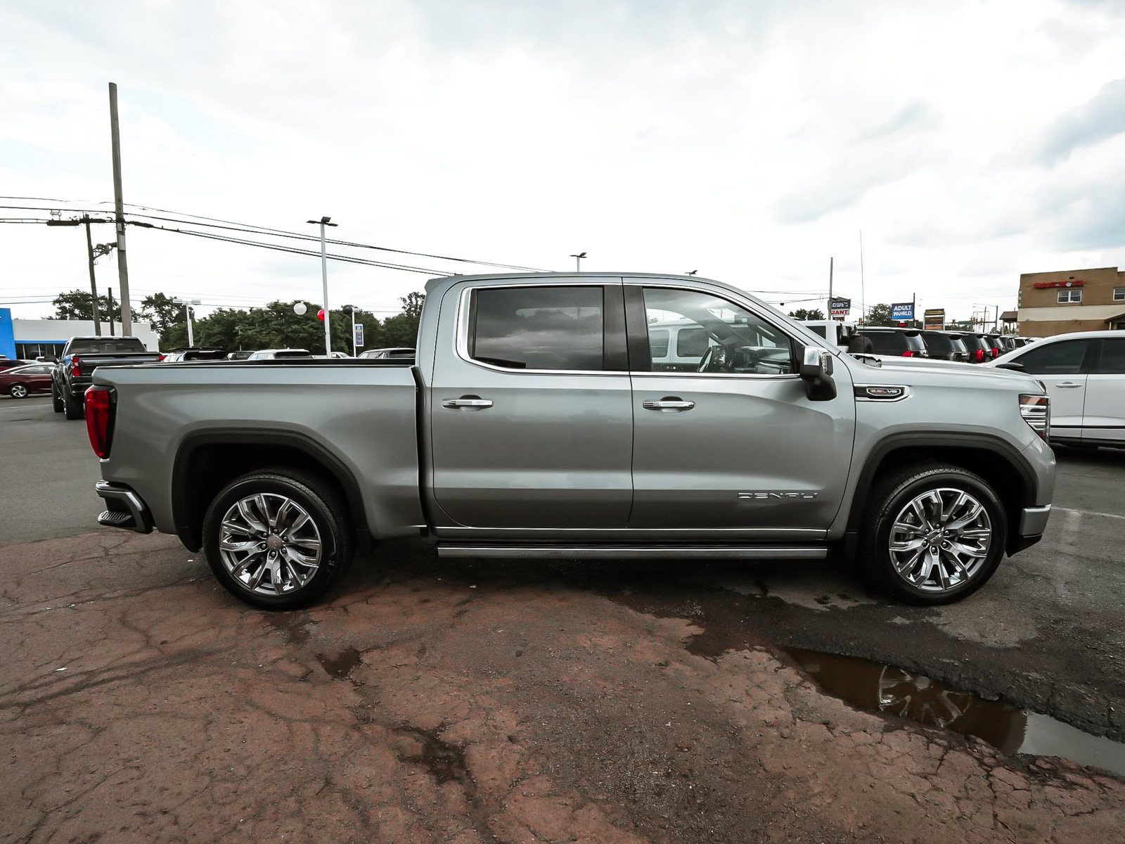 Used 2024 GMC Sierra 1500 Denali w/ Denali Reserve Package AWD/4WD image 7