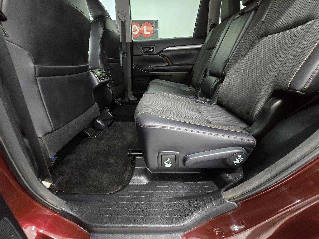 Used 2016 Toyota Highlander Plus FWD image 15