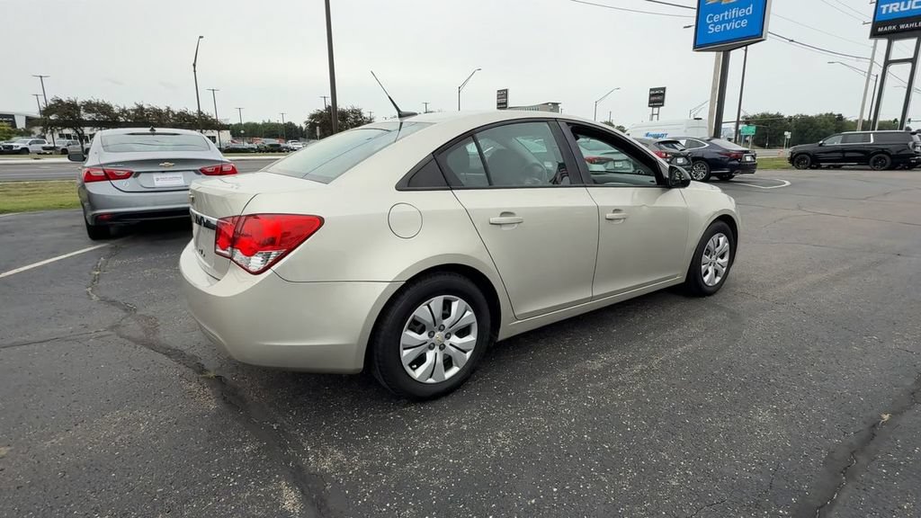 Used 2013 Chevrolet Cruze LS FWD image 8