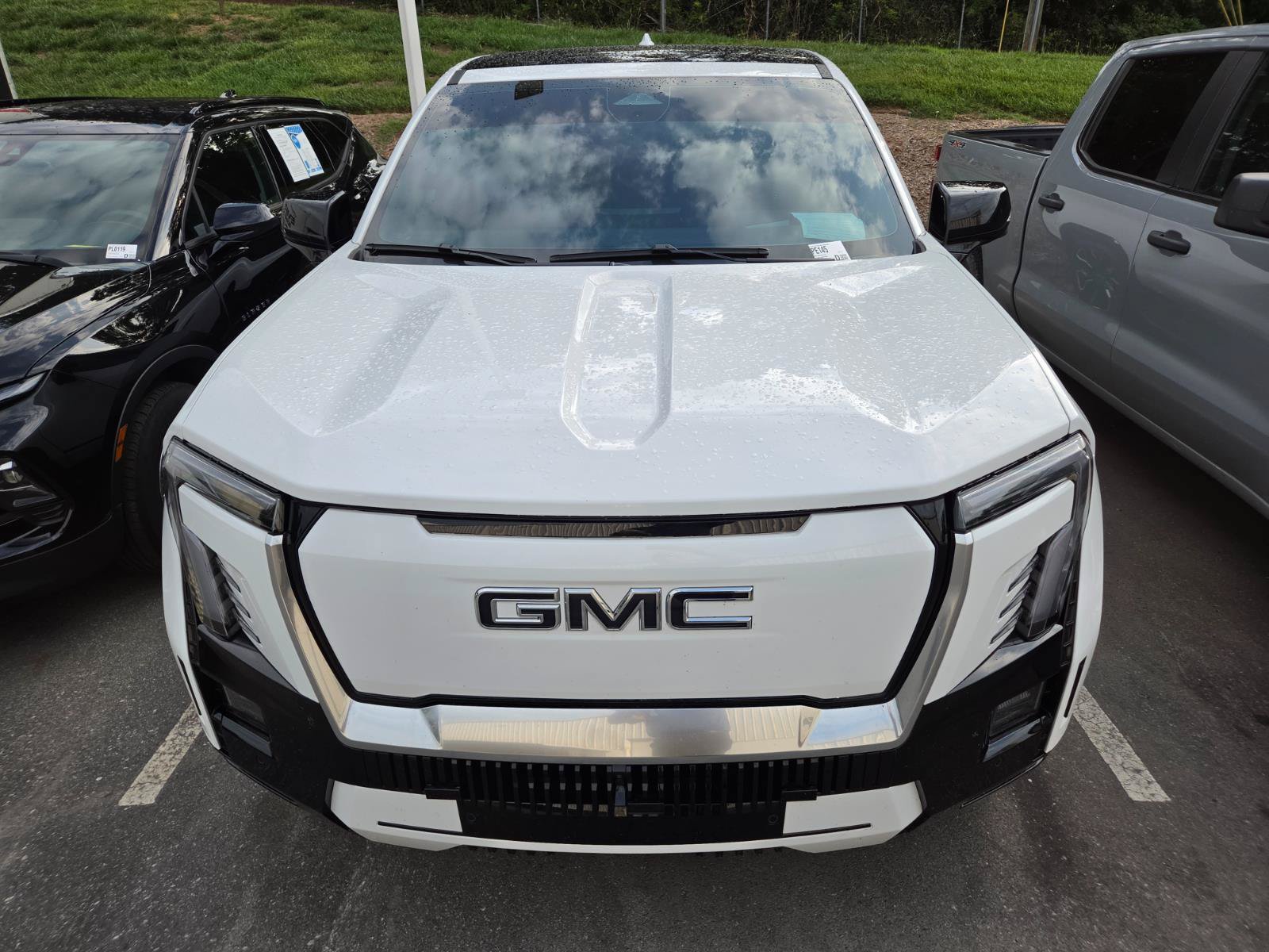 Used 2025 GMC Sierra EV Denali AWD/4WD image 2