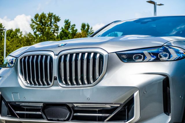 Used 2026 BMW X5 xDrive40i AWD/4WD image 2