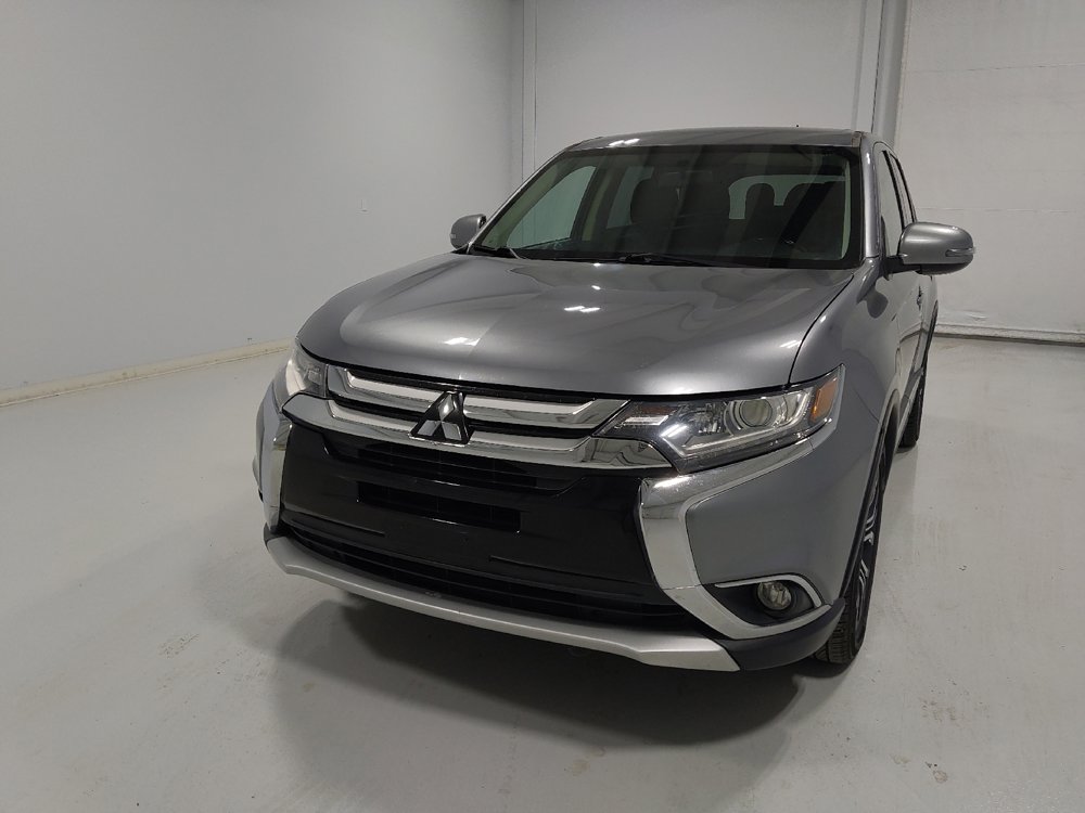 Used 2016 Mitsubishi Outlander SE image 15