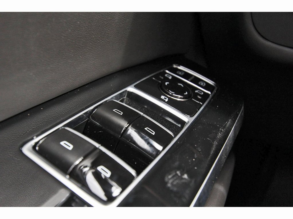 New 2026 Cadillac Escalade Platinum Sport w/ LPO, ONYX Package AWD/4WD image 16
