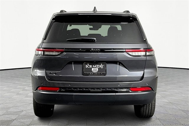 New 2025 Jeep Grand Cherokee Laredo image 5