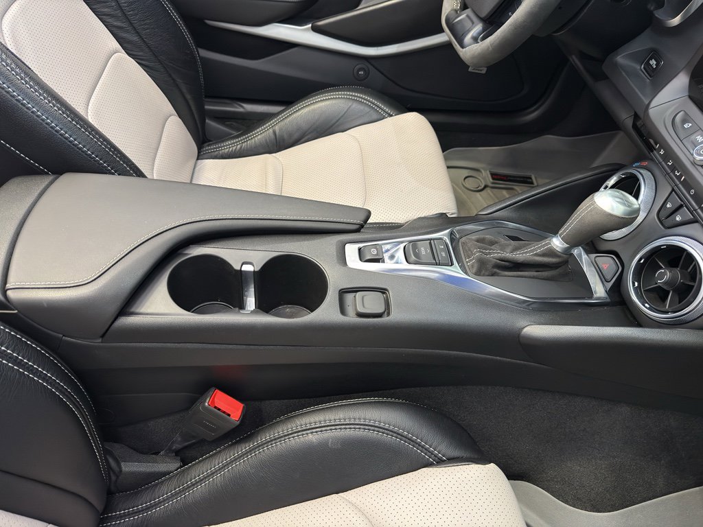 Used 2024 Chevrolet Camaro LT w/ RS Package image 25