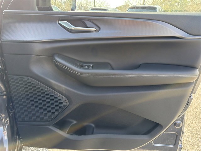 New 2025 Jeep Grand Cherokee L Altitude image 13