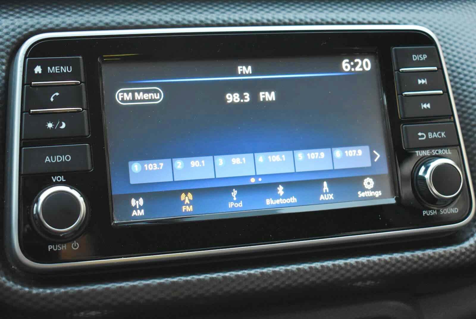 Used 2018 Nissan Kicks S FWD image 19