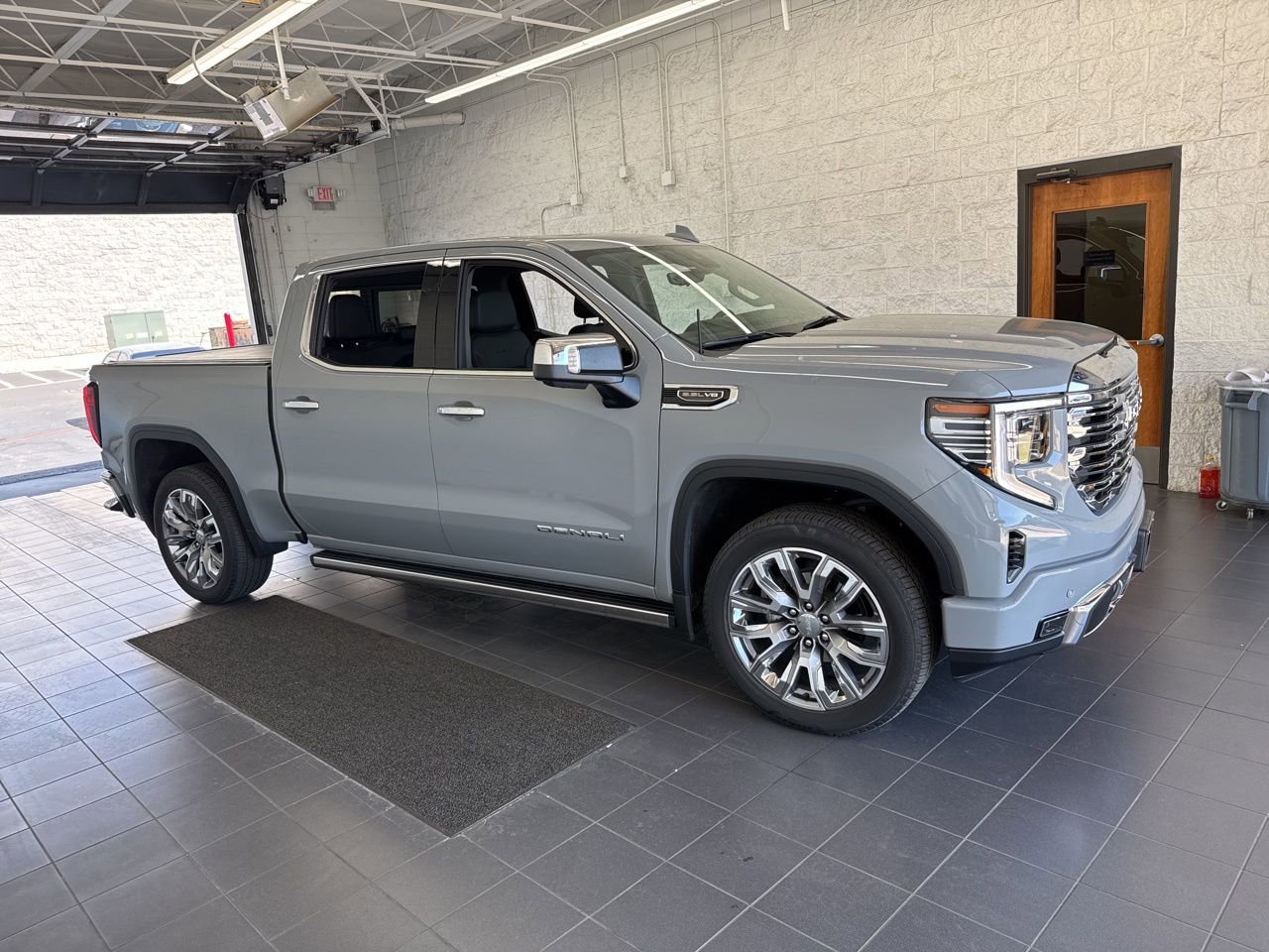 Used 2024 GMC Sierra 1500 Denali w/ Denali Reserve Package image 1