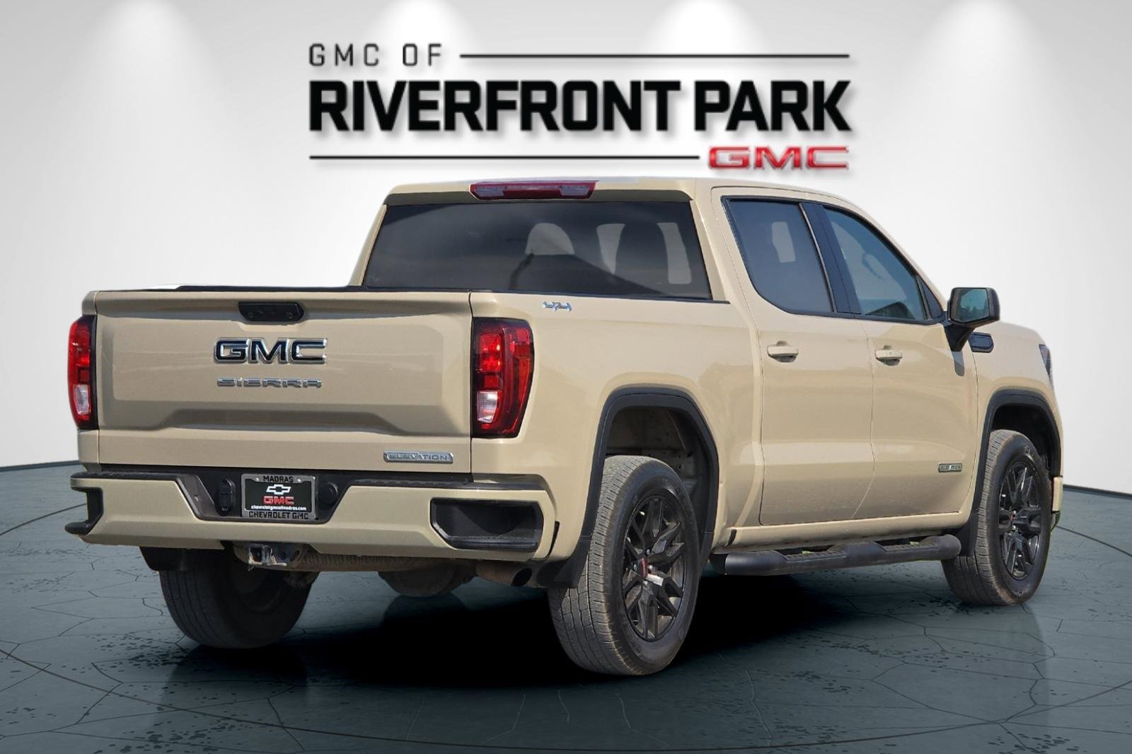 Used 2023 GMC Sierra 1500 Elevation image 3