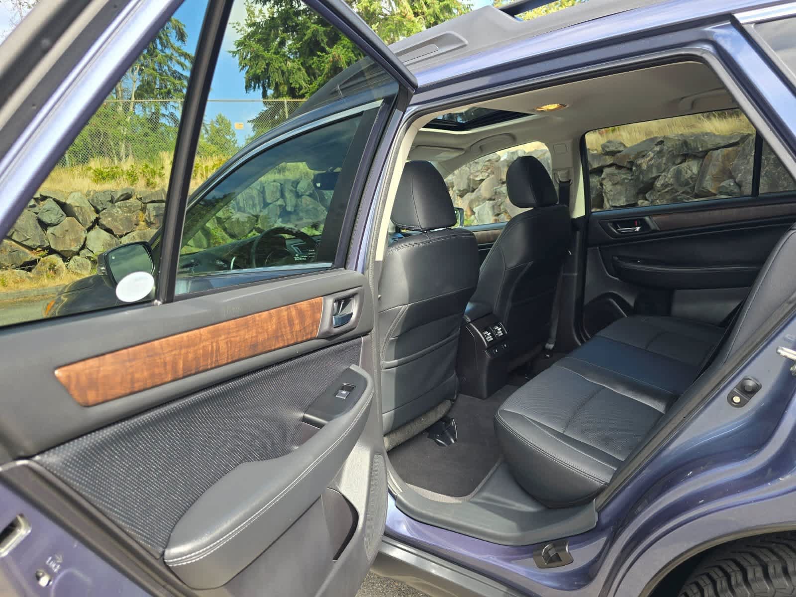 Used 2016 Subaru Outback 2.5i Limited AWD/4WD image 24