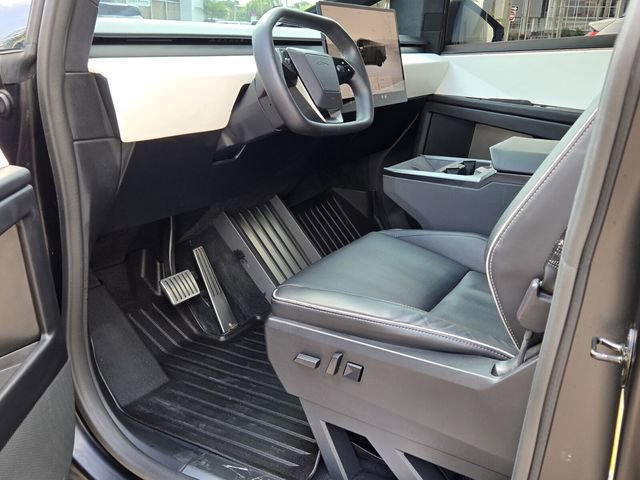 Used 2024 Tesla Cybertruck AWD Crew Cab image 12