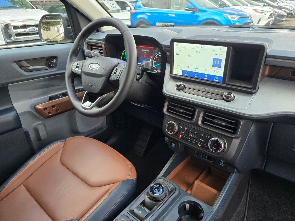 Used 2024 Ford Maverick Lariat FWD image 14