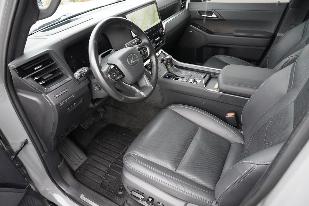 Used 2024 Lexus GX 550 w/ Accessory Package (Z1) AWD/4WD image 18