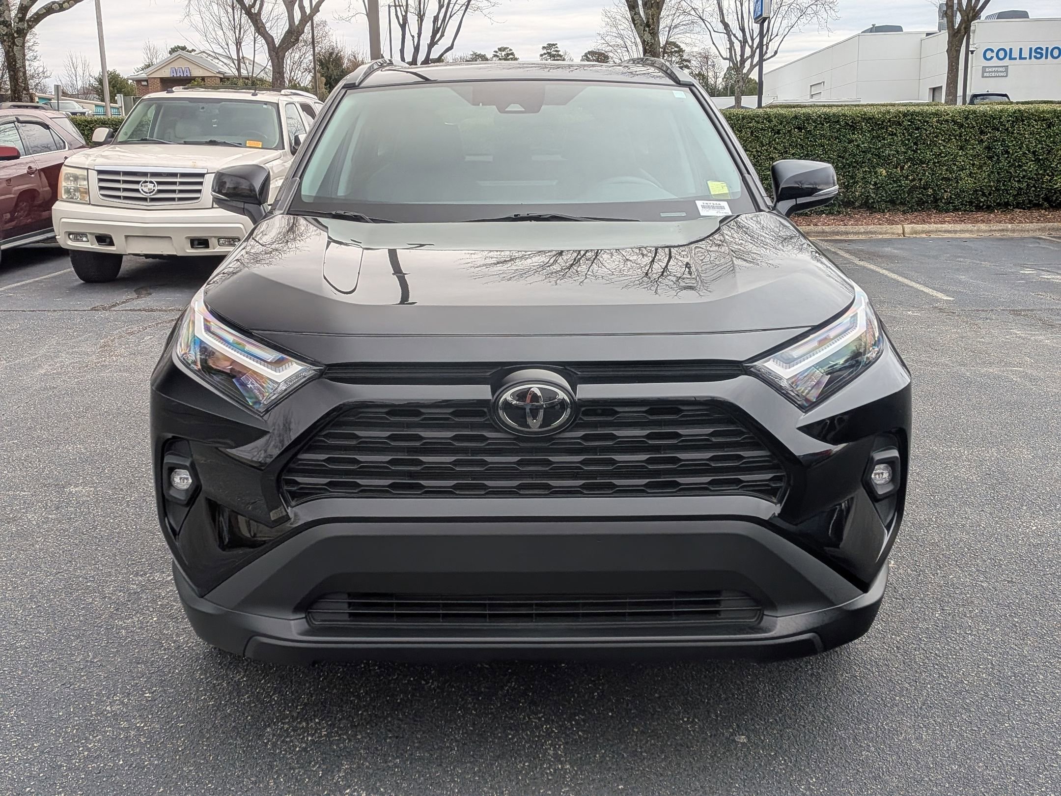 Used 2023 Toyota RAV4 XLE Premium image 3