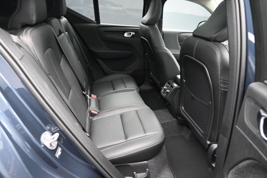 New 2026 Volvo XC40 B5 Core w/ Climate Package AWD/4WD image 18