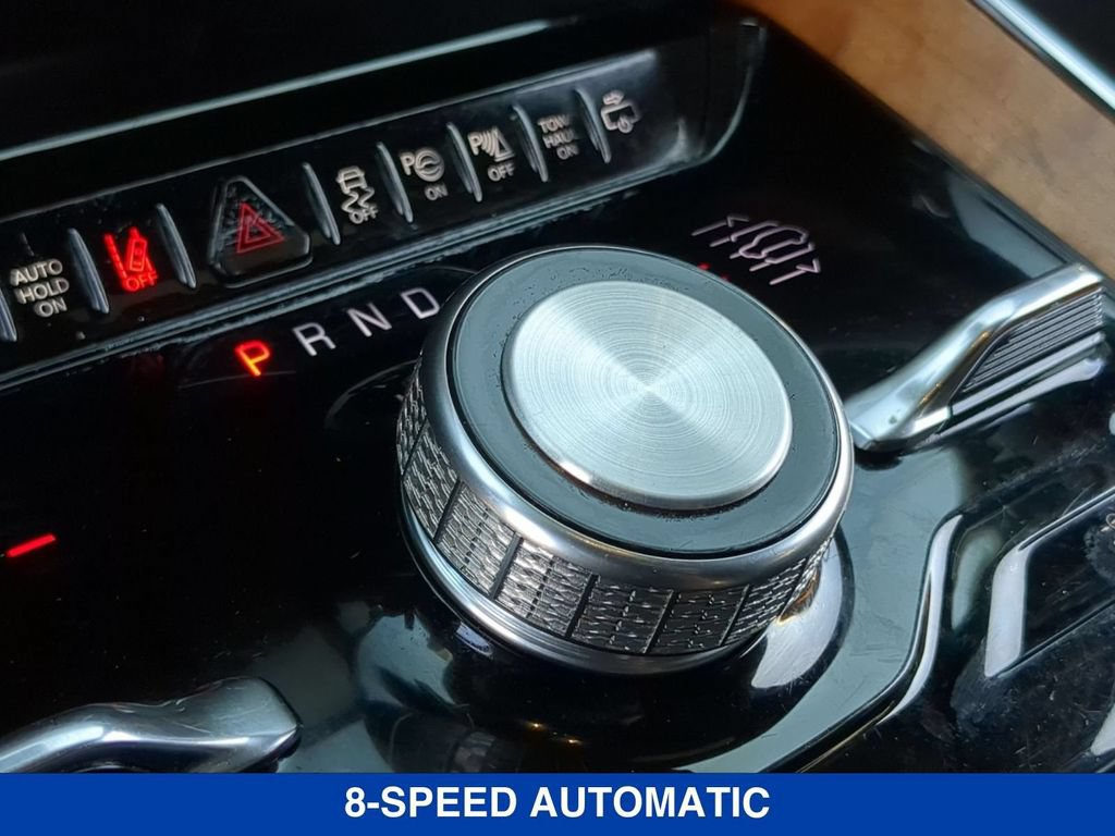 Used 2023 Jeep Grand Wagoneer Series III AWD/4WD image 12