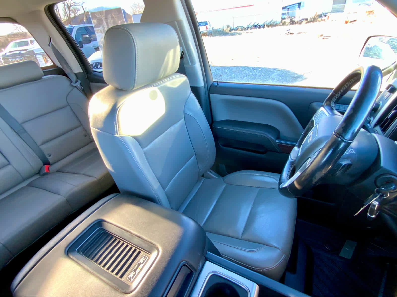 Used 2018 GMC Sierra 1500 SLT w/ SLT Preferred Package image 29