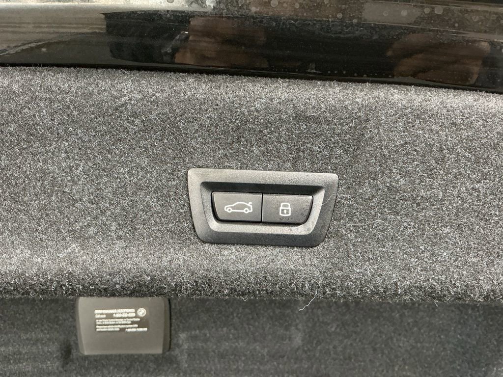 Certified 2025 BMW 330i Sedan w/ Premium Package RWD image 31