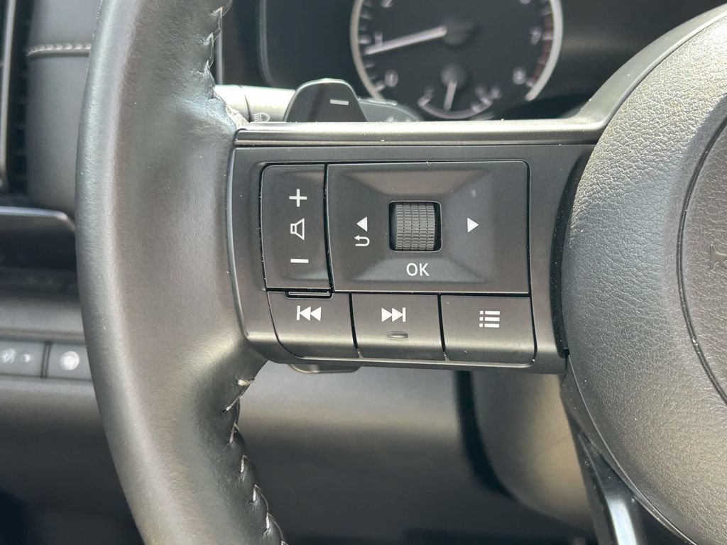Used 2025 Nissan Pathfinder SV AWD/4WD image 22