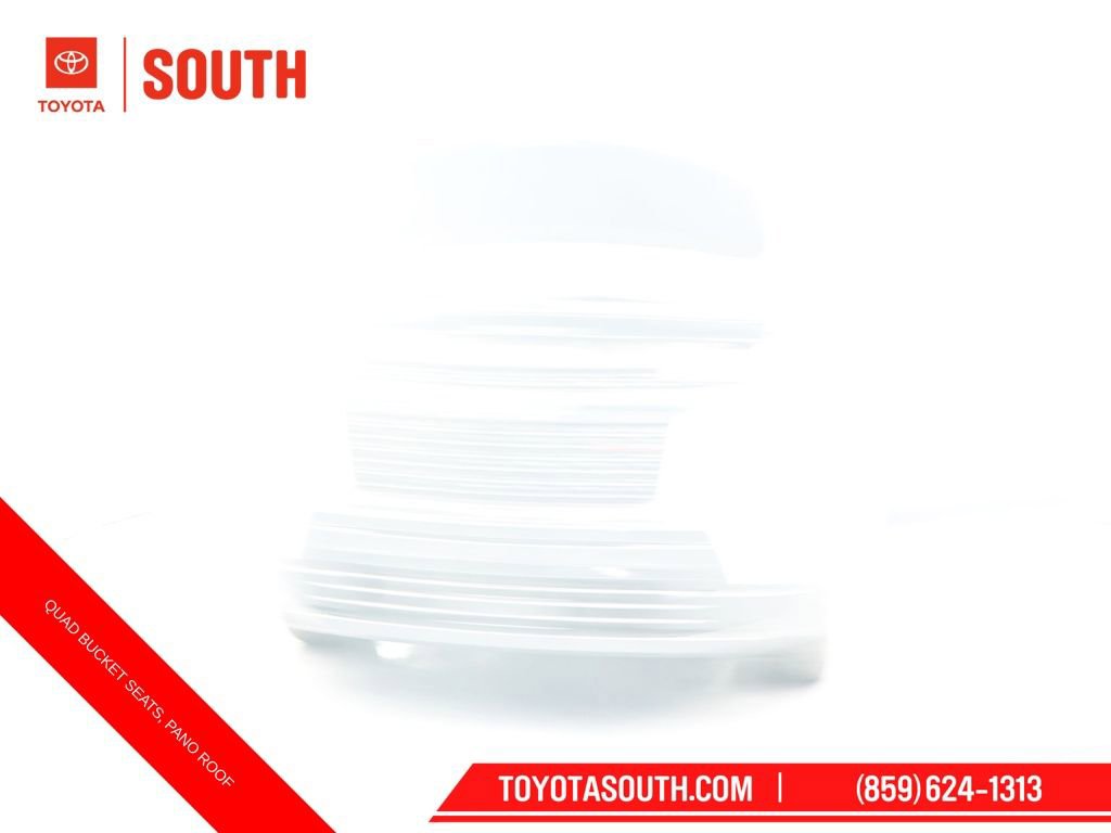 Used 2024 Chevrolet Traverse RS AWD/4WD image 51