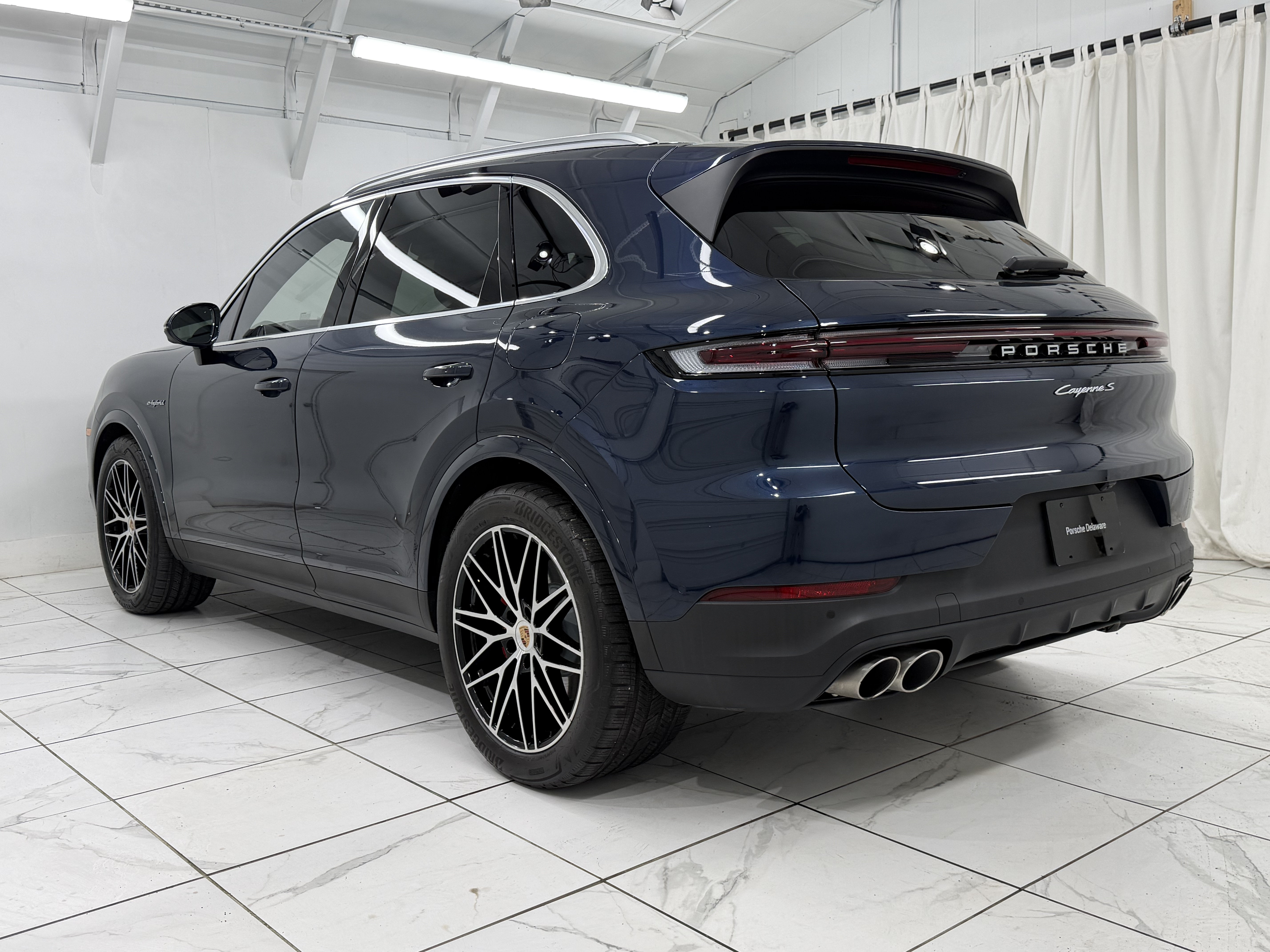 Certified 2026 Porsche Cayenne S AWD/4WD image 3