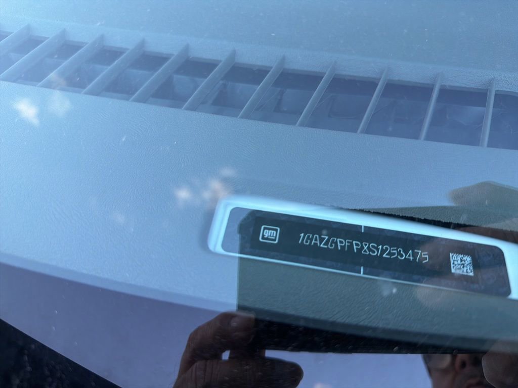 Used 2025 Chevrolet Express 3500 LT w/ LT Preferred Equipment Group RWD image 8