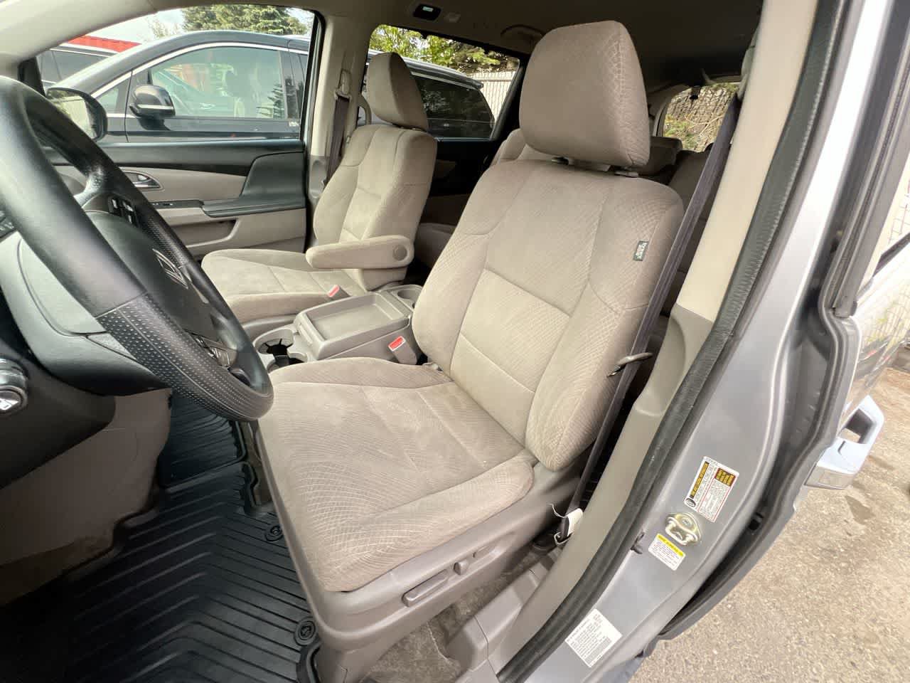 Used 2017 Honda Odyssey SE image 11