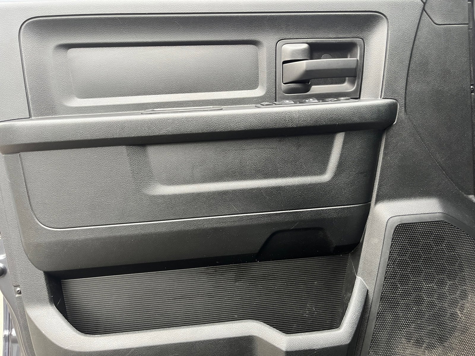 Used 2017 RAM 1500 Express image 15