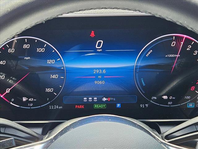 Used 2025 Mercedes-Benz GLC 350e 4MATIC image 11