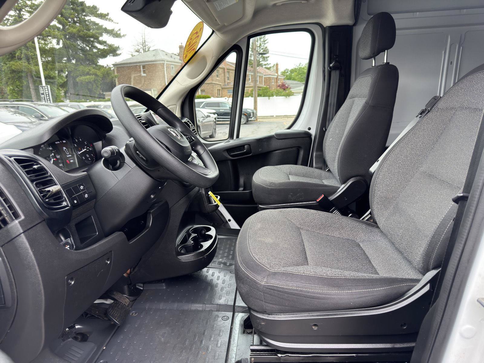 Used 2025 RAM ProMaster 2500 w/ Convenience Group FWD image 25
