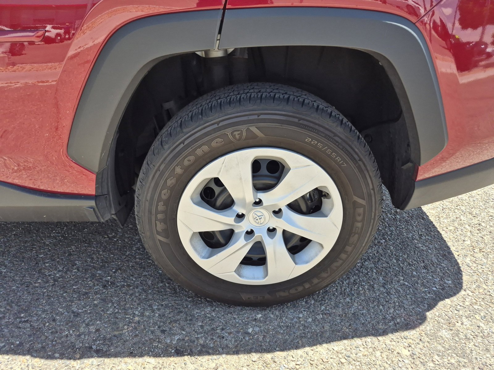 Used 2024 Toyota RAV4 LE AWD/4WD image 23