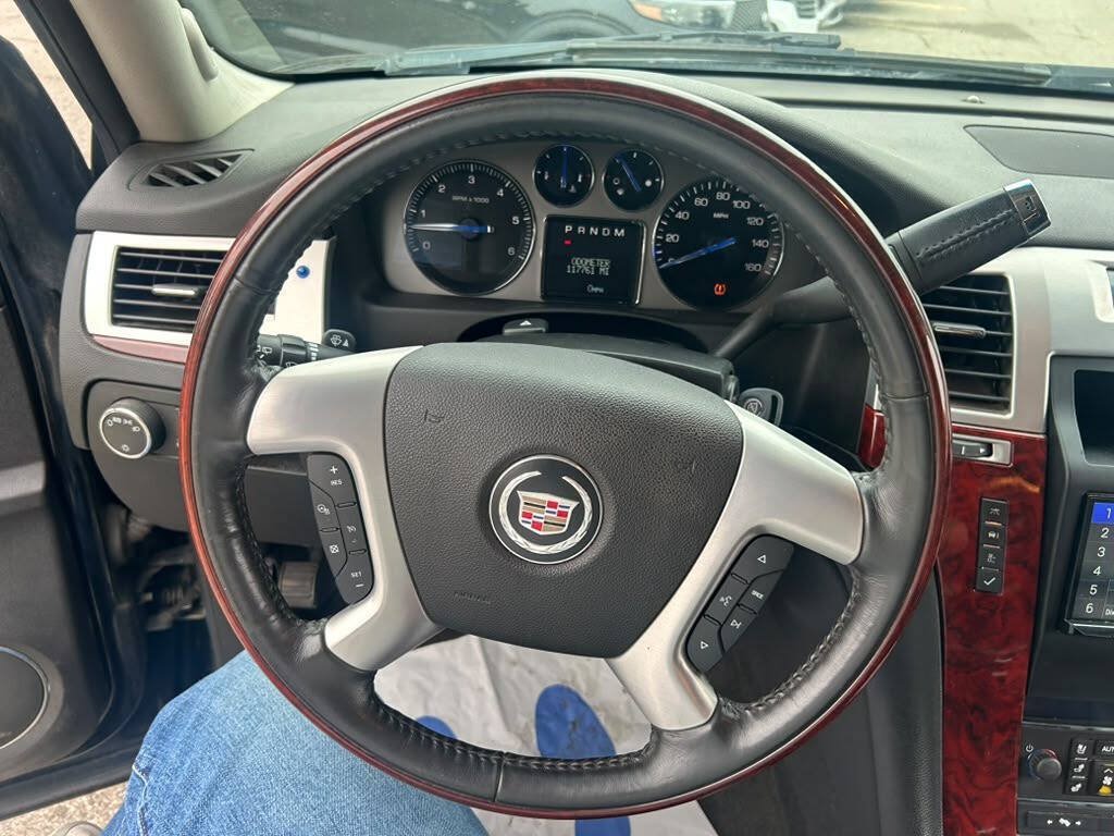 Used 2007 Cadillac Escalade AWD w/ Information Package image 13