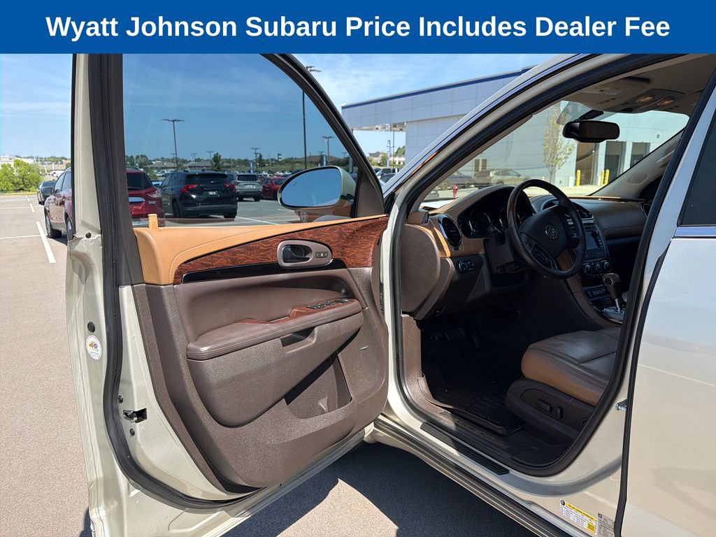 Used 2017 Buick Enclave Leather FWD image 18