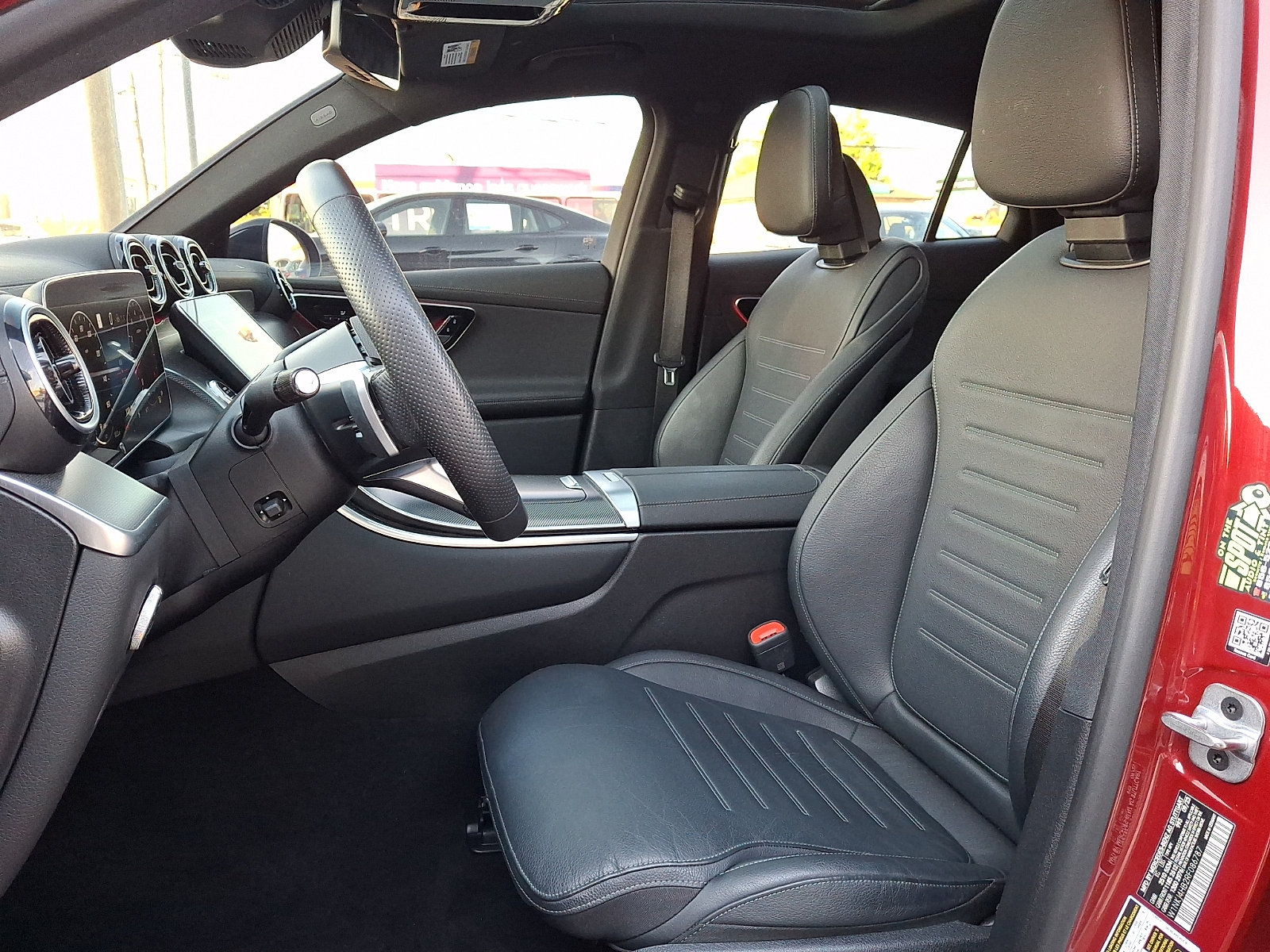 Used 2024 Mercedes-Benz GLC 300 4MATIC image 13