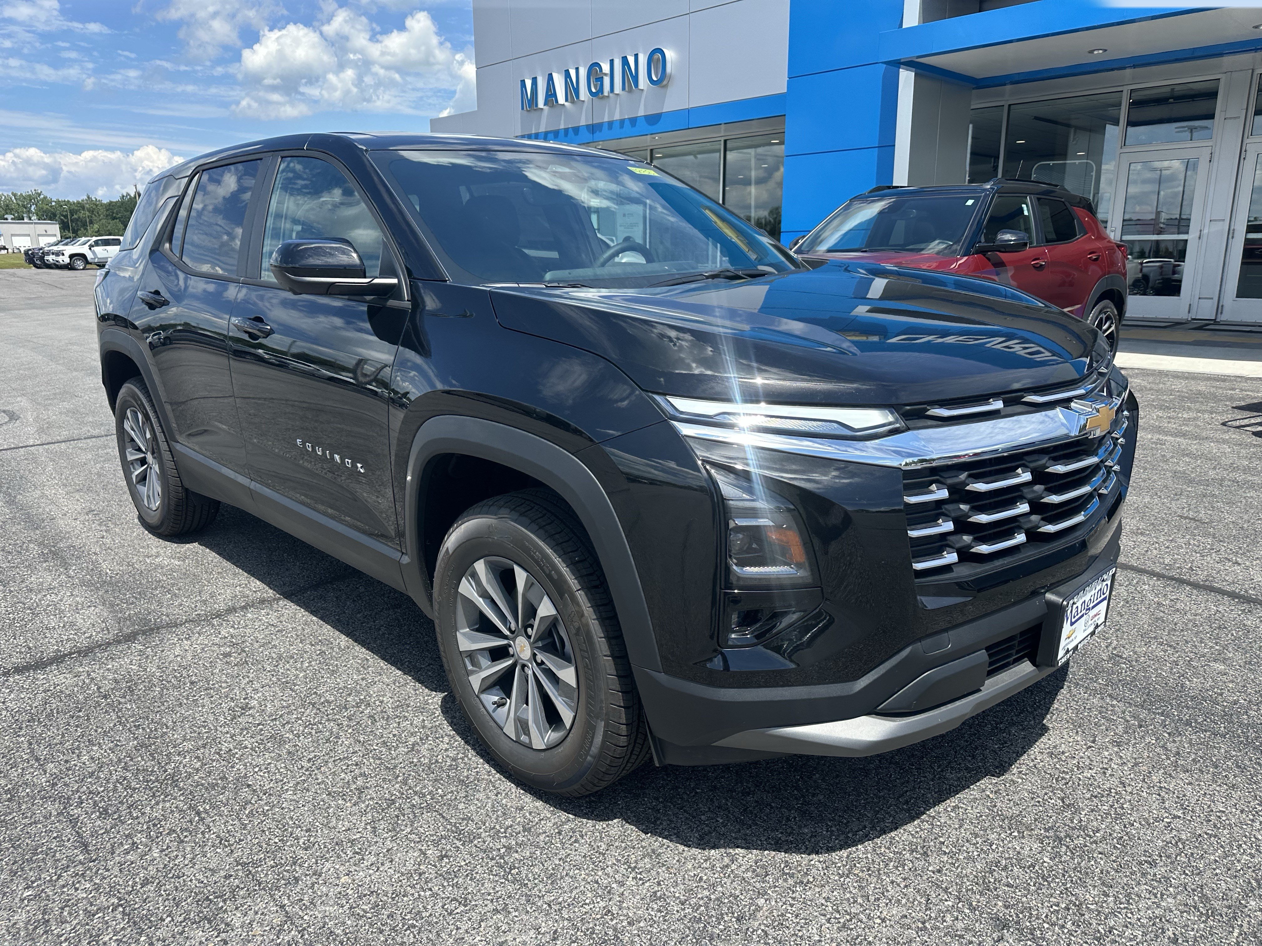 New 2026 Chevrolet Equinox LT w/ Convenience Package II AWD/4WD image 2