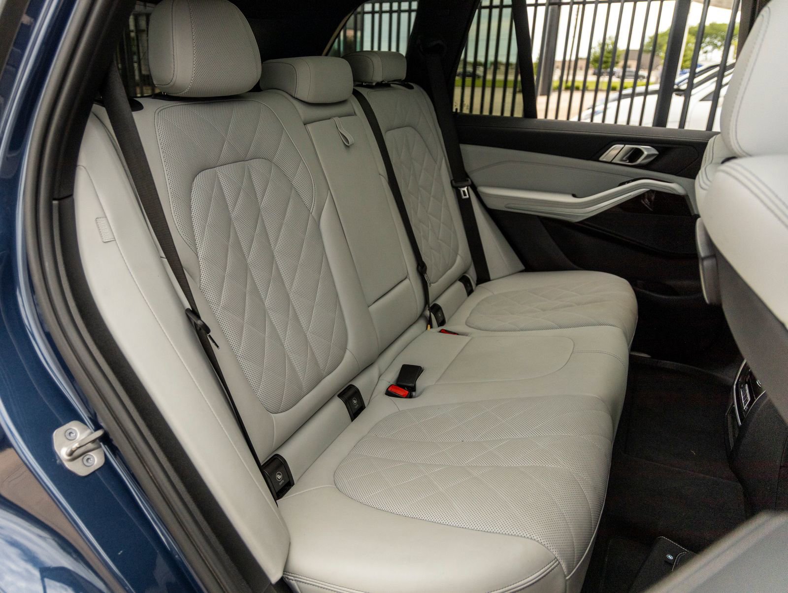 Used 2023 BMW X5 sDrive40i w/ M Sport Package image 40
