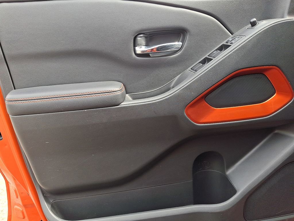 Used 2025 Nissan Frontier PRO-4X w/ Pro Convenience Package image 13