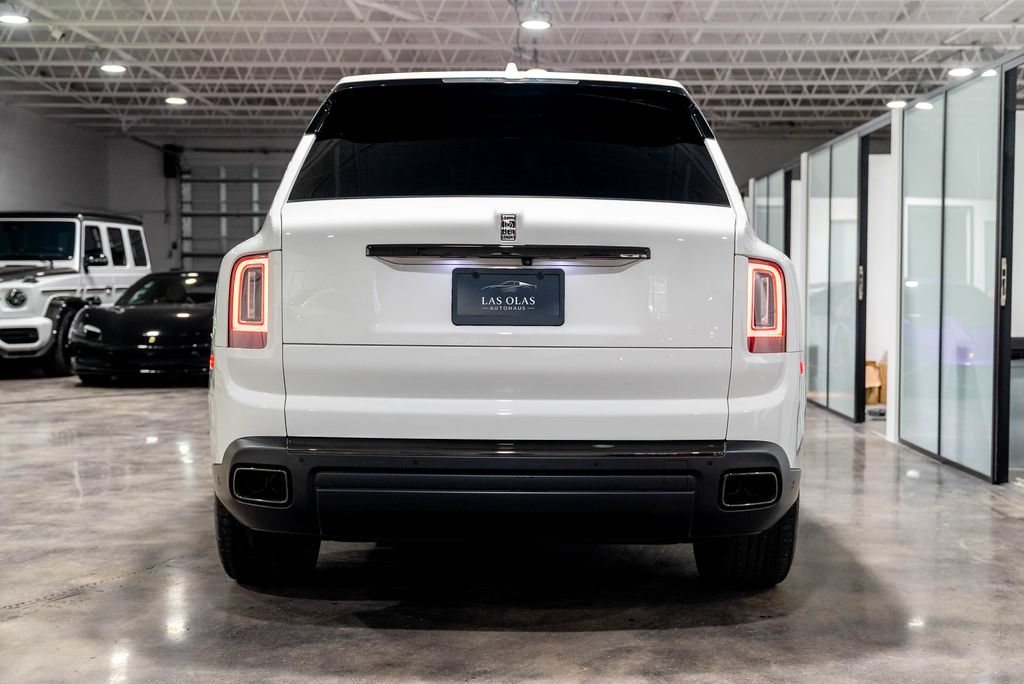 Used 2022 Rolls-Royce Cullinan Black Badge AWD/4WD image 25