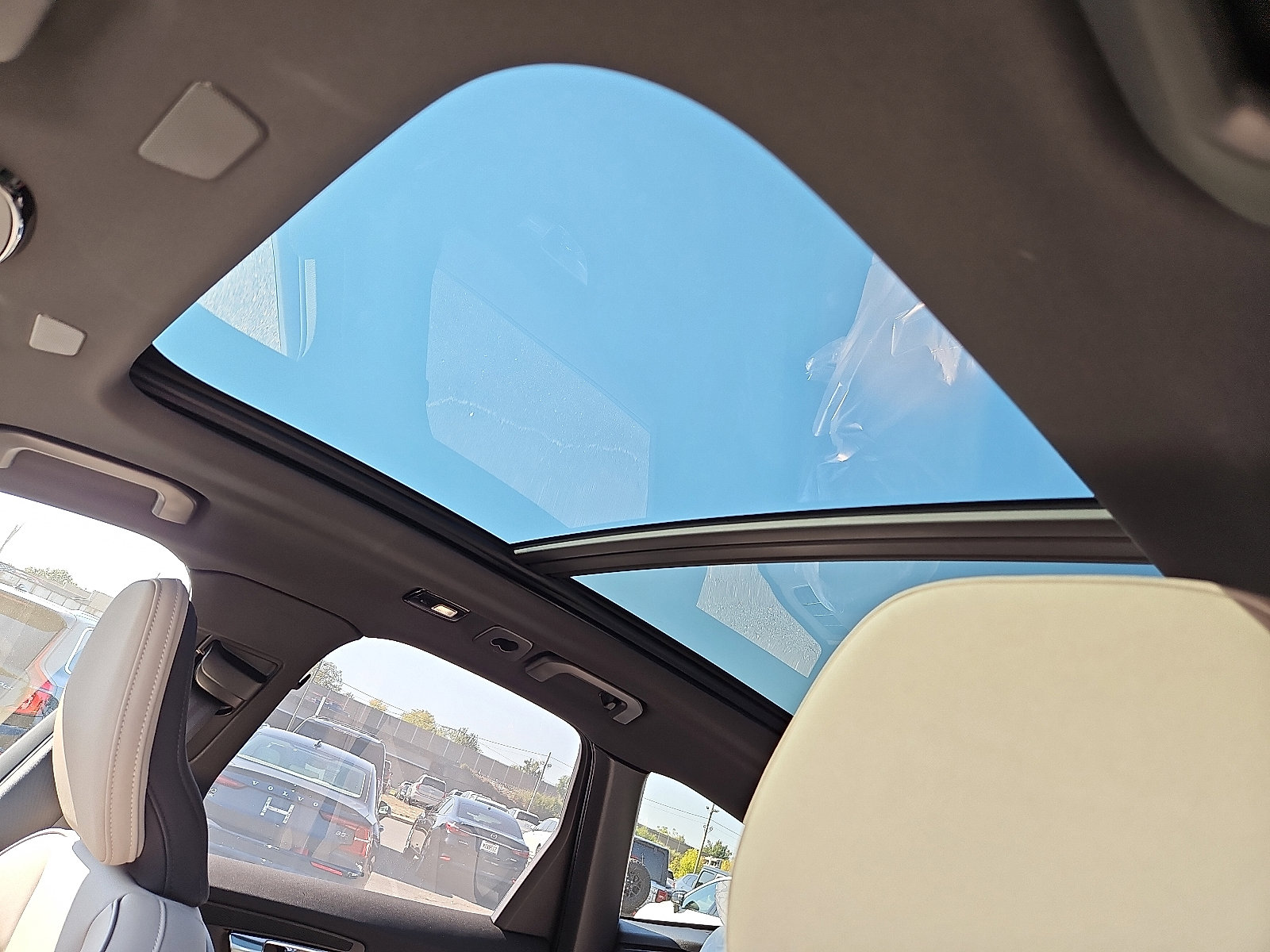 New 2026 Volvo XC60 B5 Plus w/ Protection Package Premier image 11