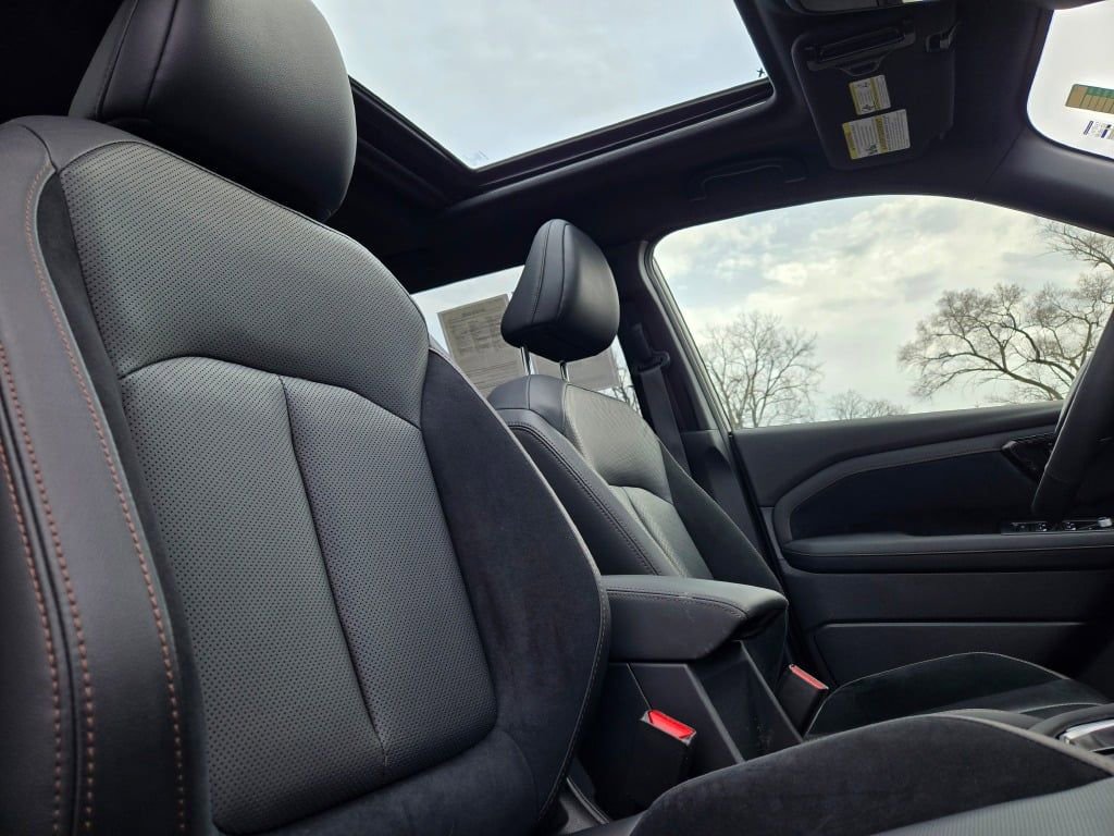 Used 2025 Subaru Forester Touring image 13