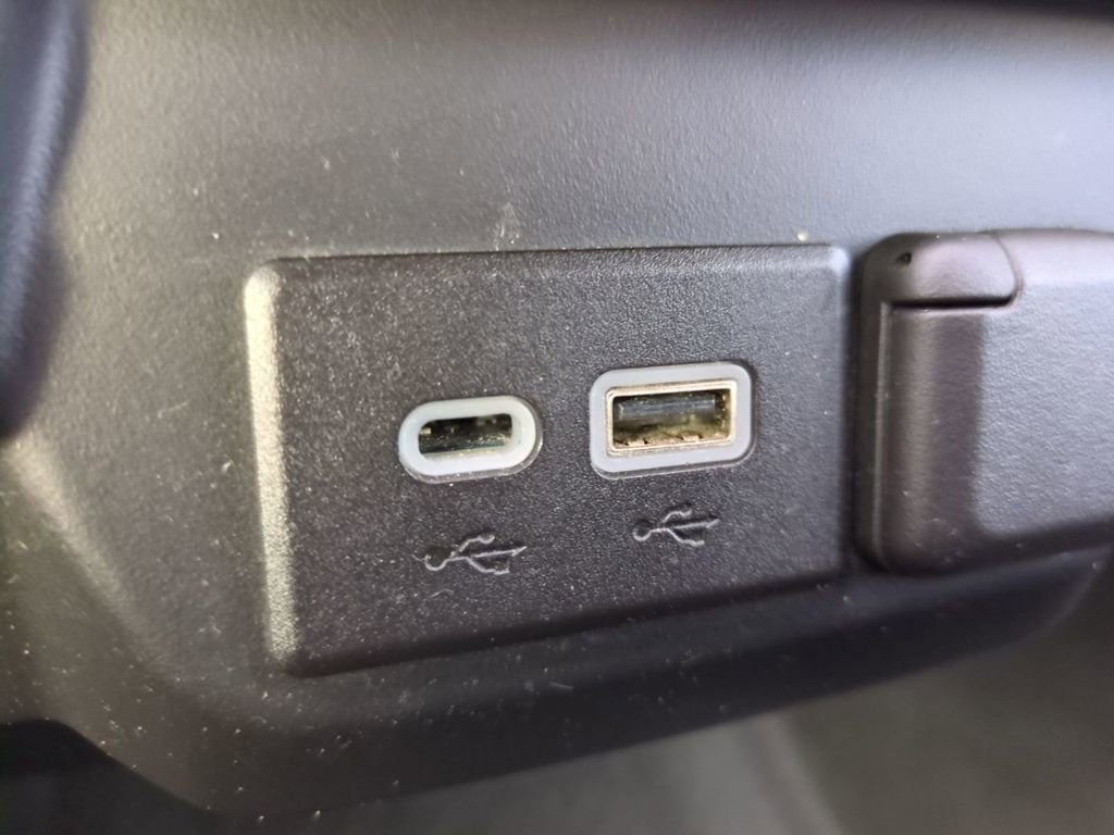 Used 2021 Chevrolet Silverado 2500 Custom w/ Custom Value Package image 23